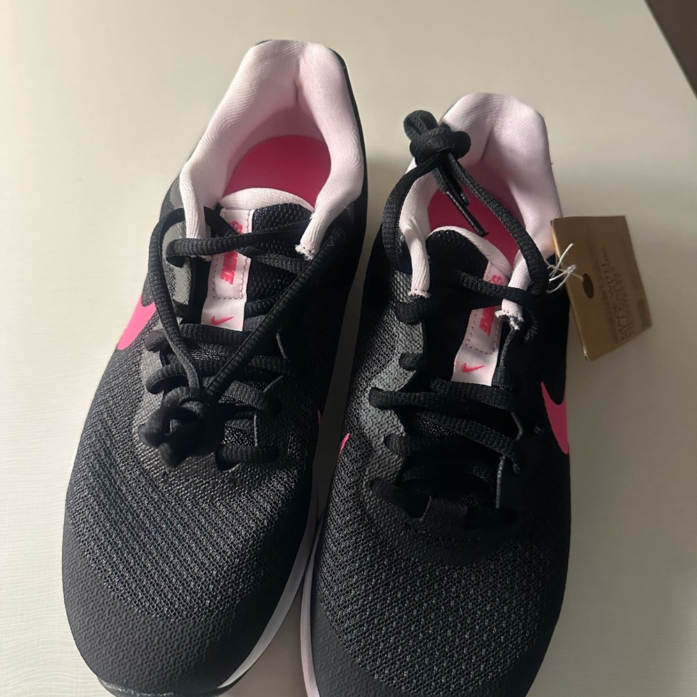 Nike Black and Pink Athletic Shoes with Breathable Mesh - Picture 9 of 9